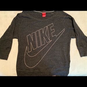 Nike 3/4 length sleeve shirt